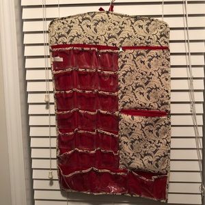 VERA BRADLEY// jewelry organizer